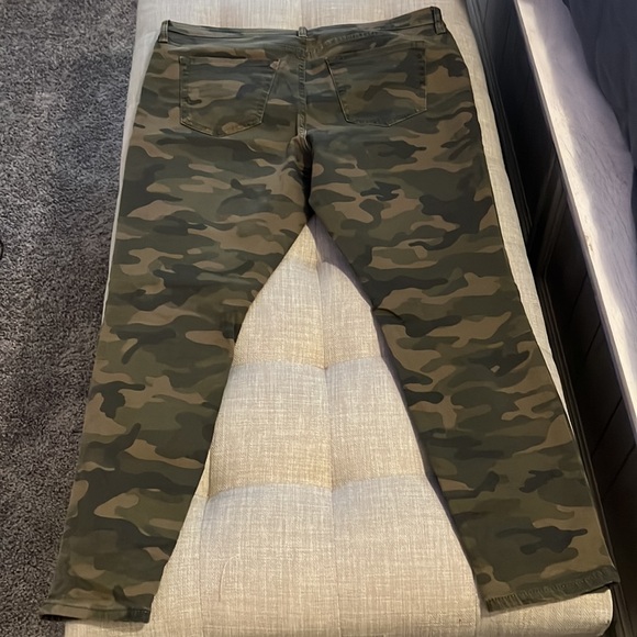 Camouflage Denim Leggings - Picture 3 of 3